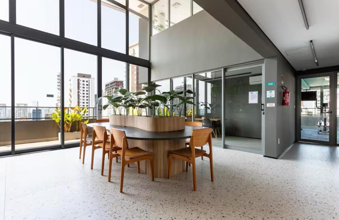 412 Brooklin Apartment